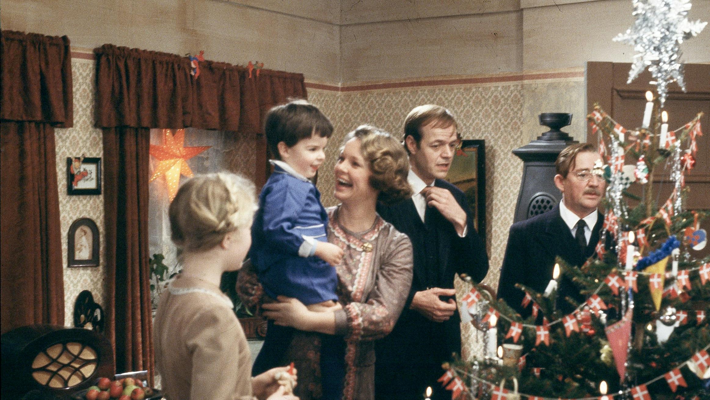 Familien Skjern fejrer jul på Kathrine og Oluf Larsens landsted i Korsbækhuse