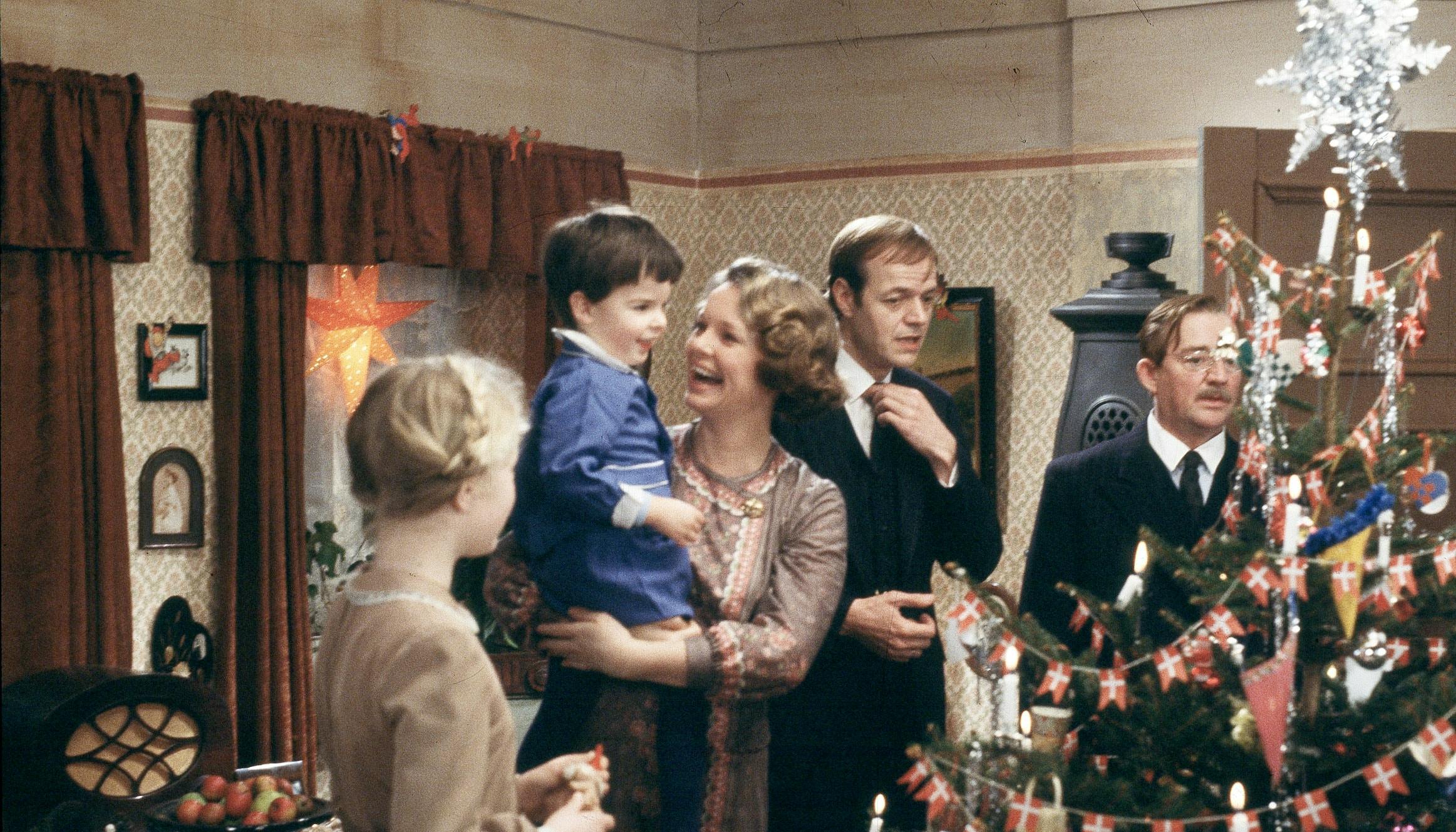 Familien Skjern fejrer jul på Kathrine og Oluf Larsens landsted i Korsbækhuse