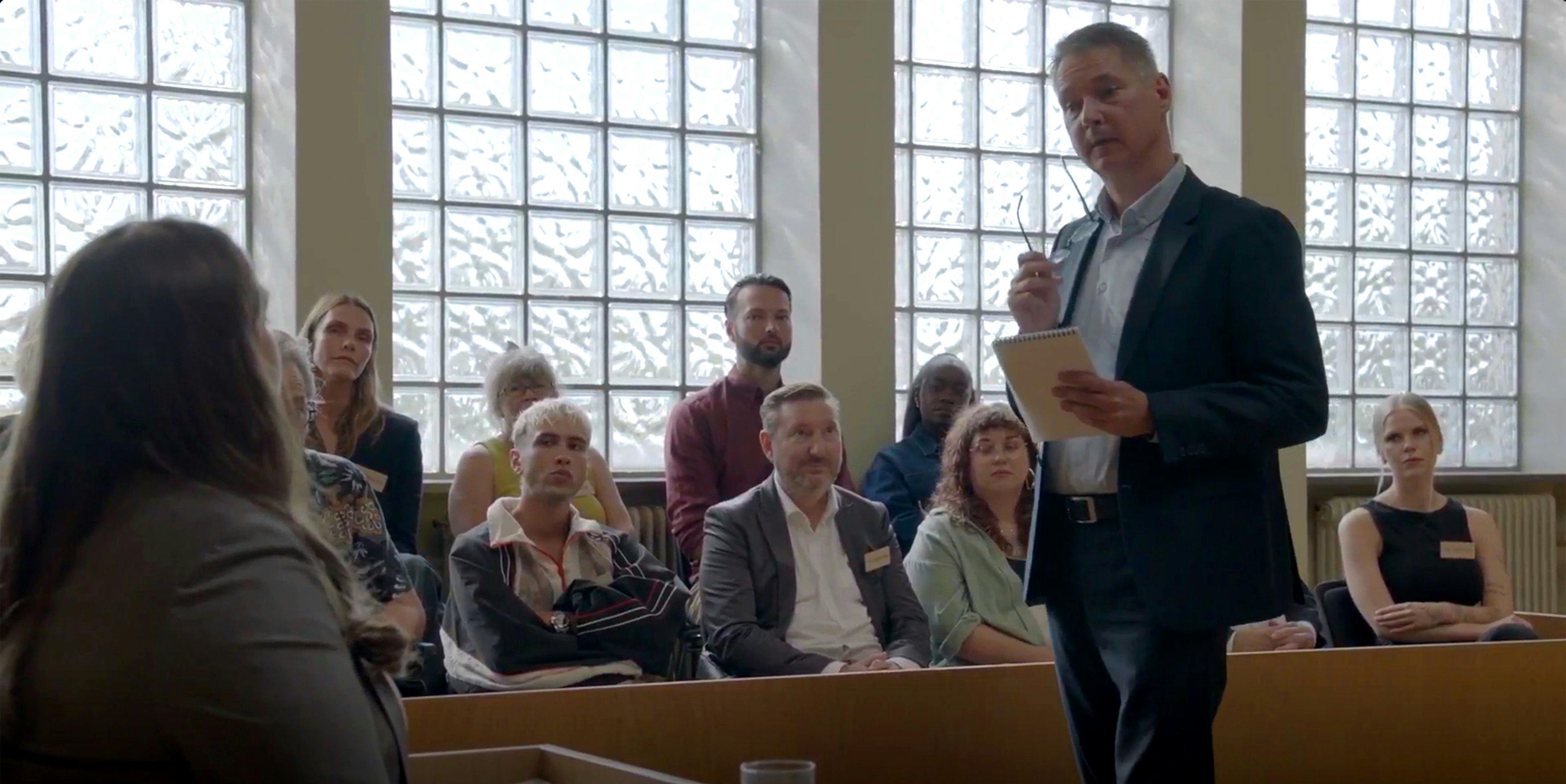 Anmeldelse af 'Folkedomstolen' på DR