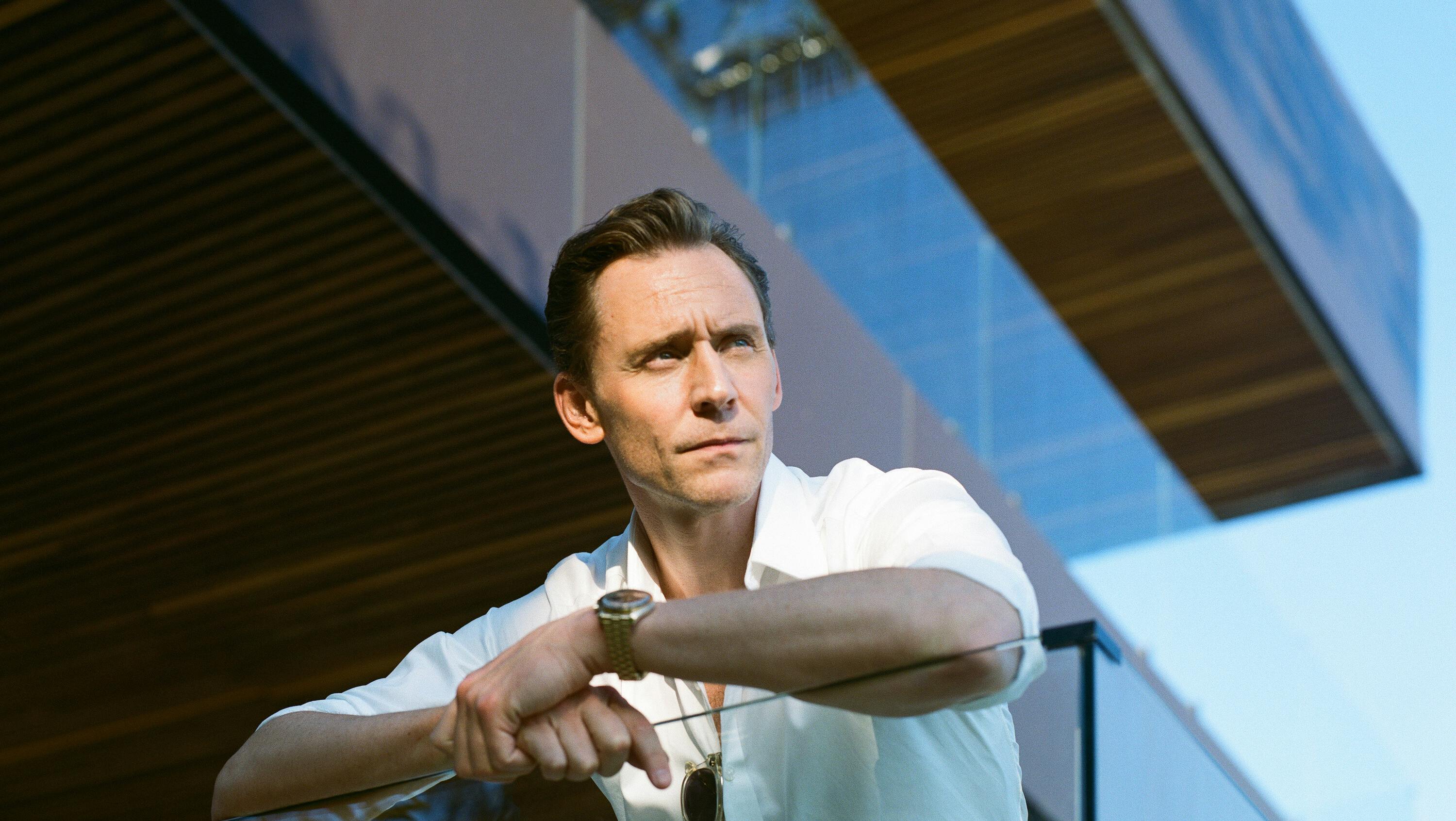 Tom Hiddleston as Jonathan Pine the night manager sæson 2 anmeldelse