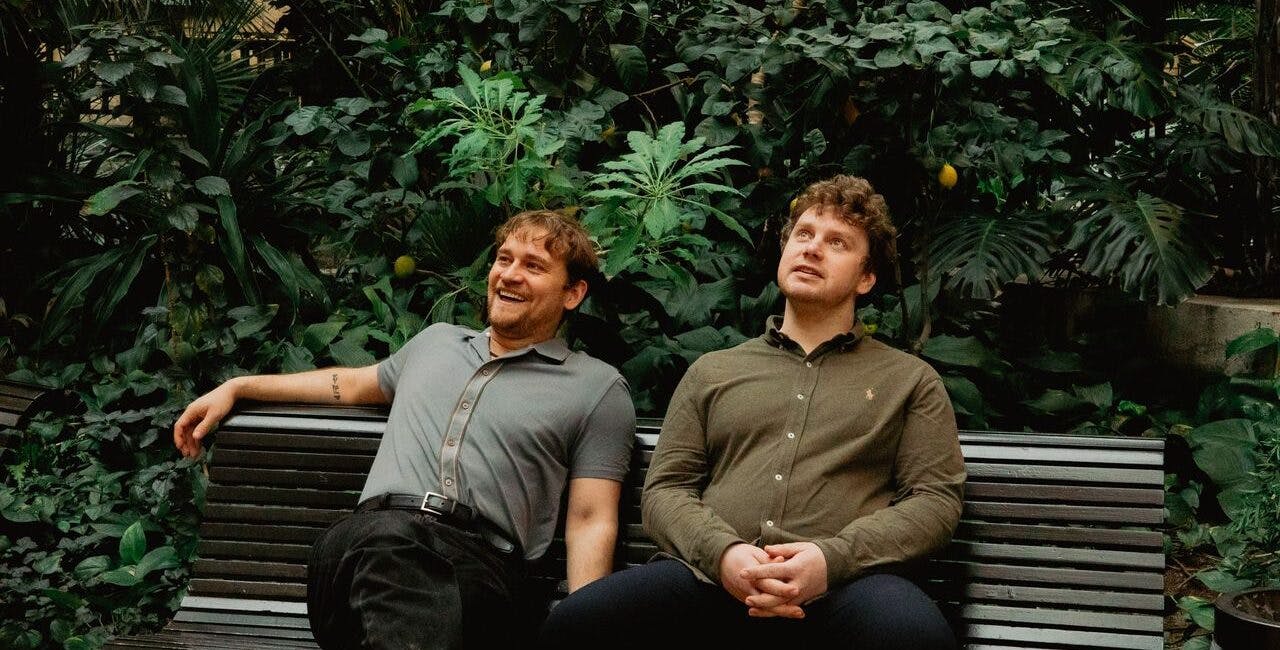 Sophus Helle og Lauge Hendriksen er værter på den nye podcast ‘Mythos’