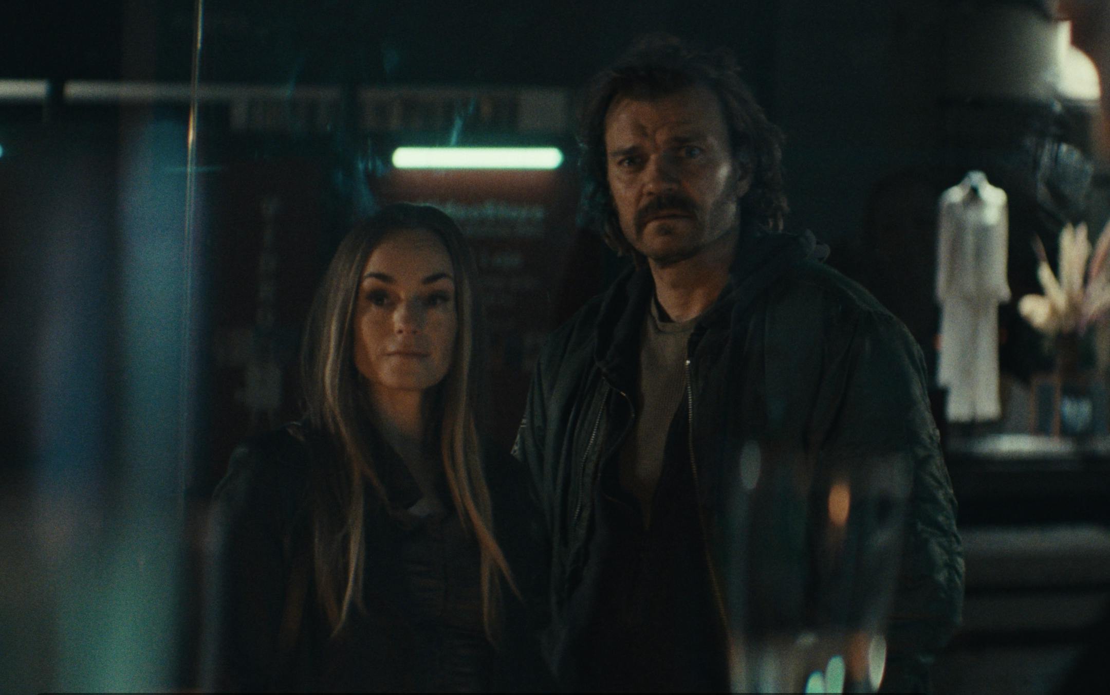 Laura Christensen og Pilou Asbæk i 'Slangedræber'