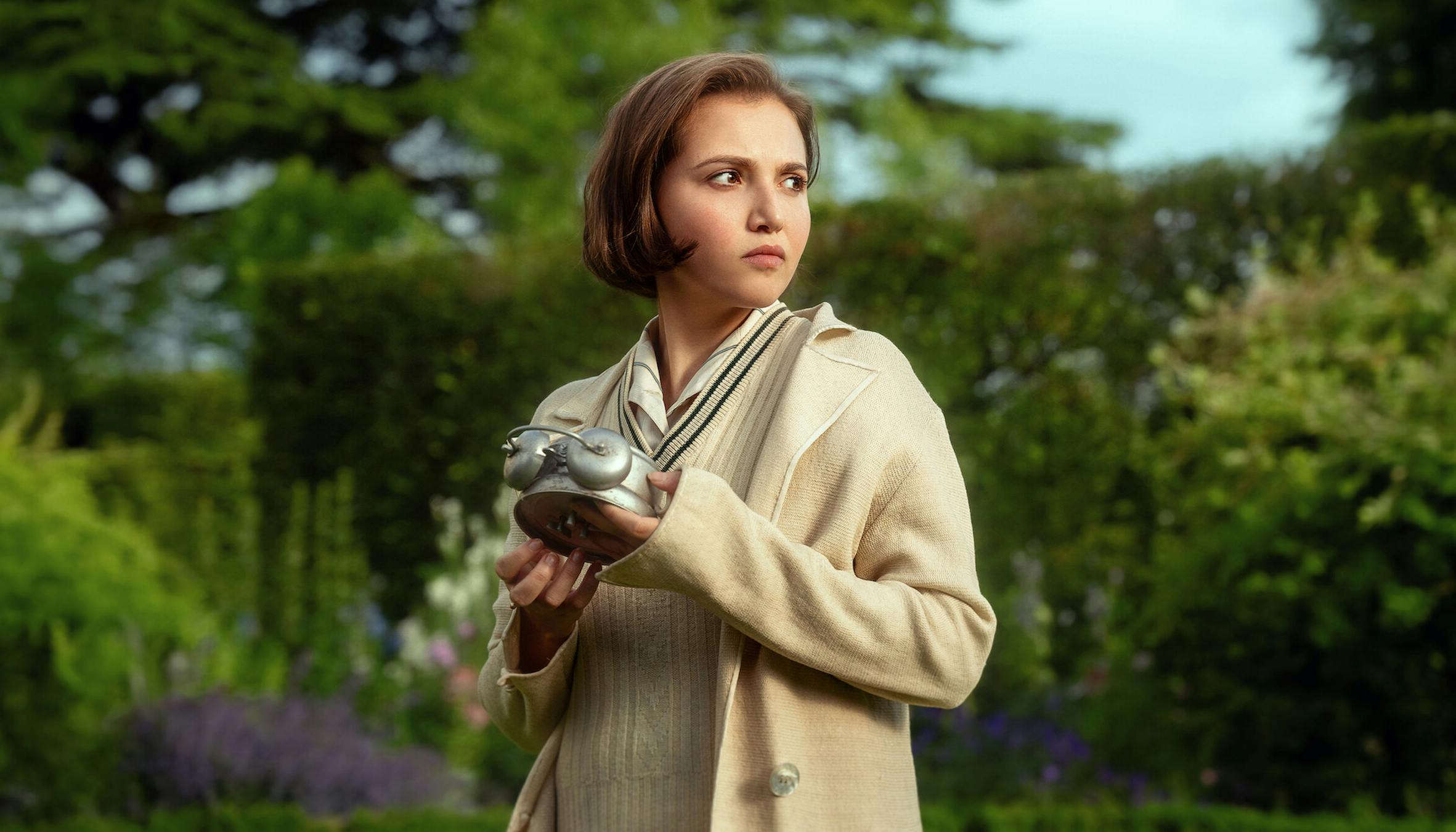 Anmeldelse af Agatha Christies 'De syv urskiver' på Netflix