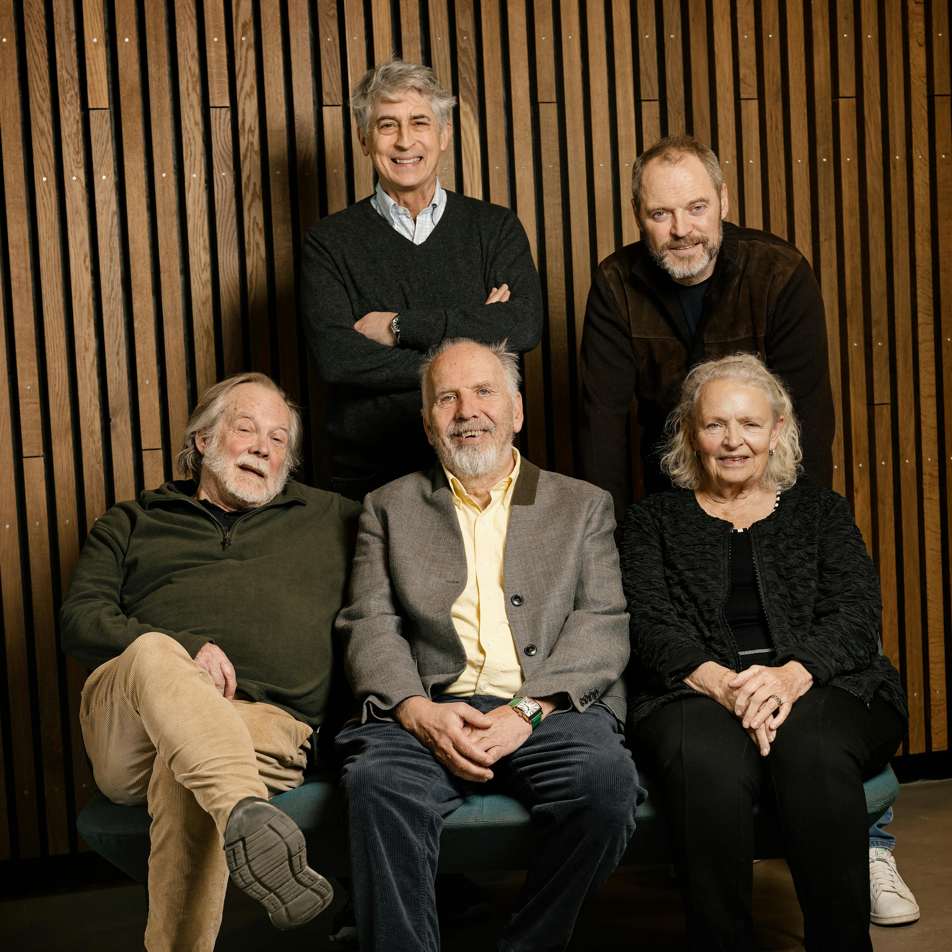 Et sted Derude. Scanbox Productions. Stående: Alexander Payne & Jacob Lohmann. Siddende fra venstre: Ole Sørensen, Jacob Haugaard & Lane Lind