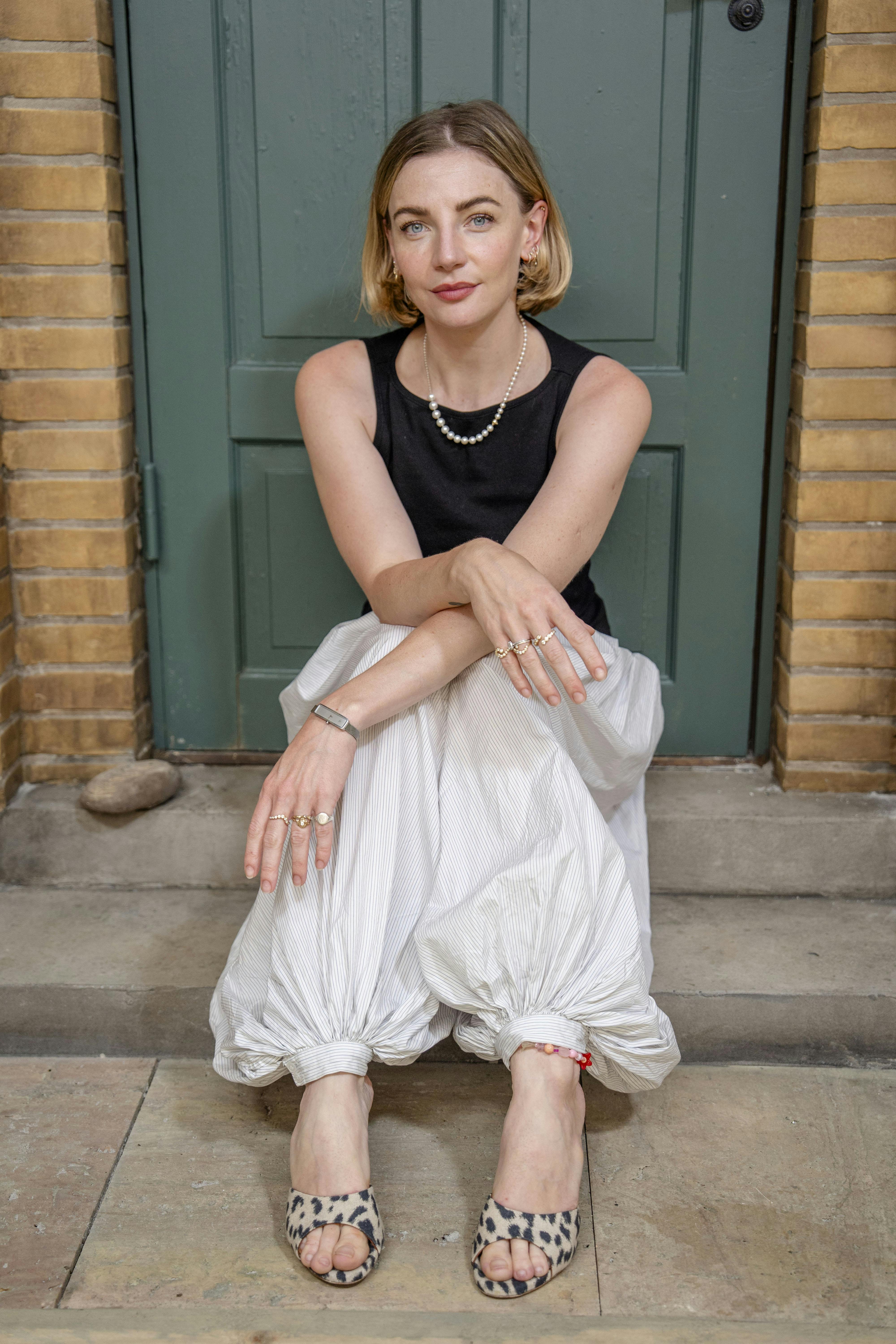 Fra 'Kafka på Stranden' til 'Shamran': Molly Egelind fortæller om fire bøger, hun bærer med sig