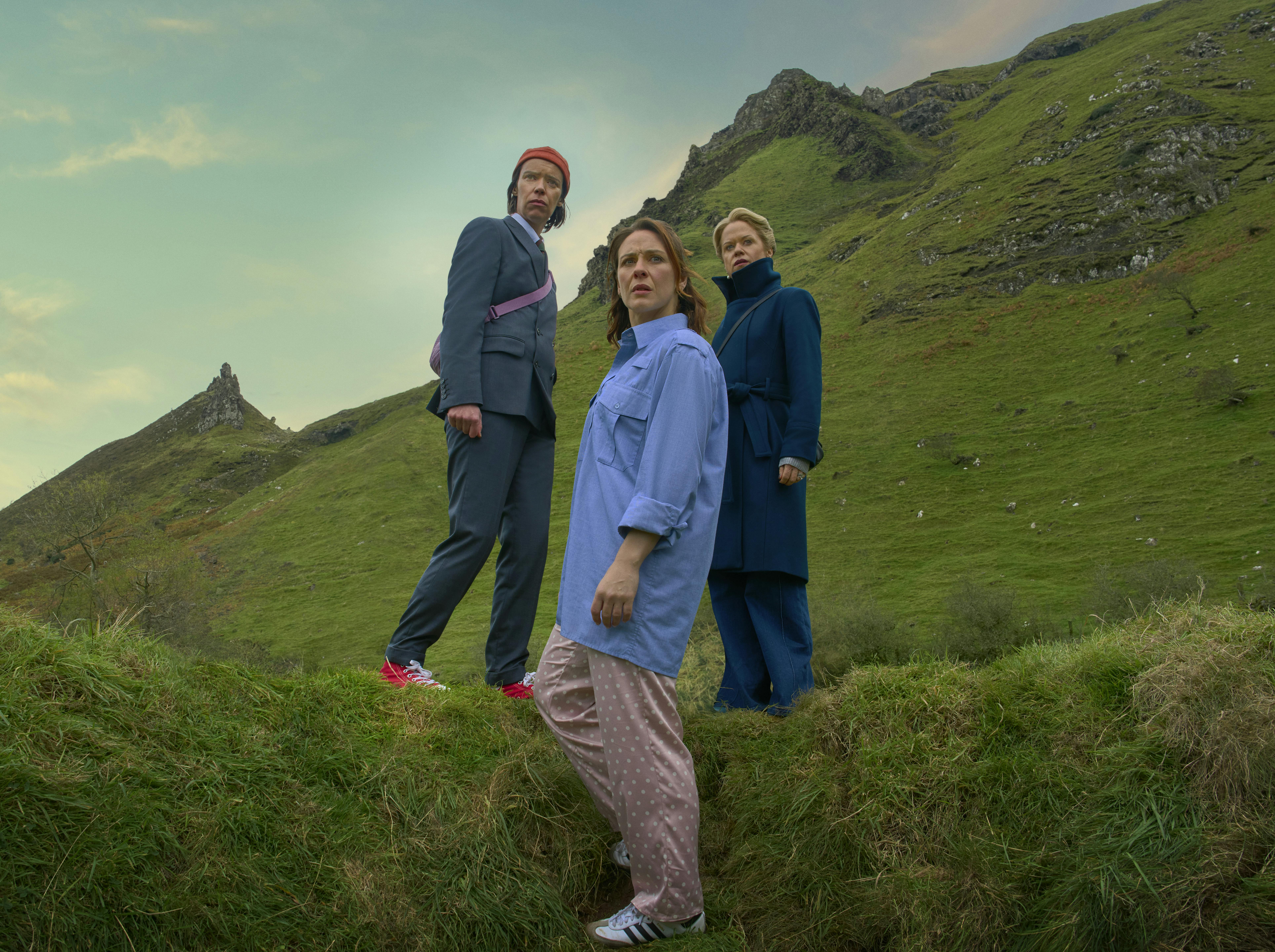 How To Get To Heaven From Belfast anmeldelse Season 1. Caoilfhionn Dunne as Dara Friel, Roisin Gallagher as Saoirse Shaw, Sinead Keenan as Robyn Winters Cr. Christopher Barr/Netflix