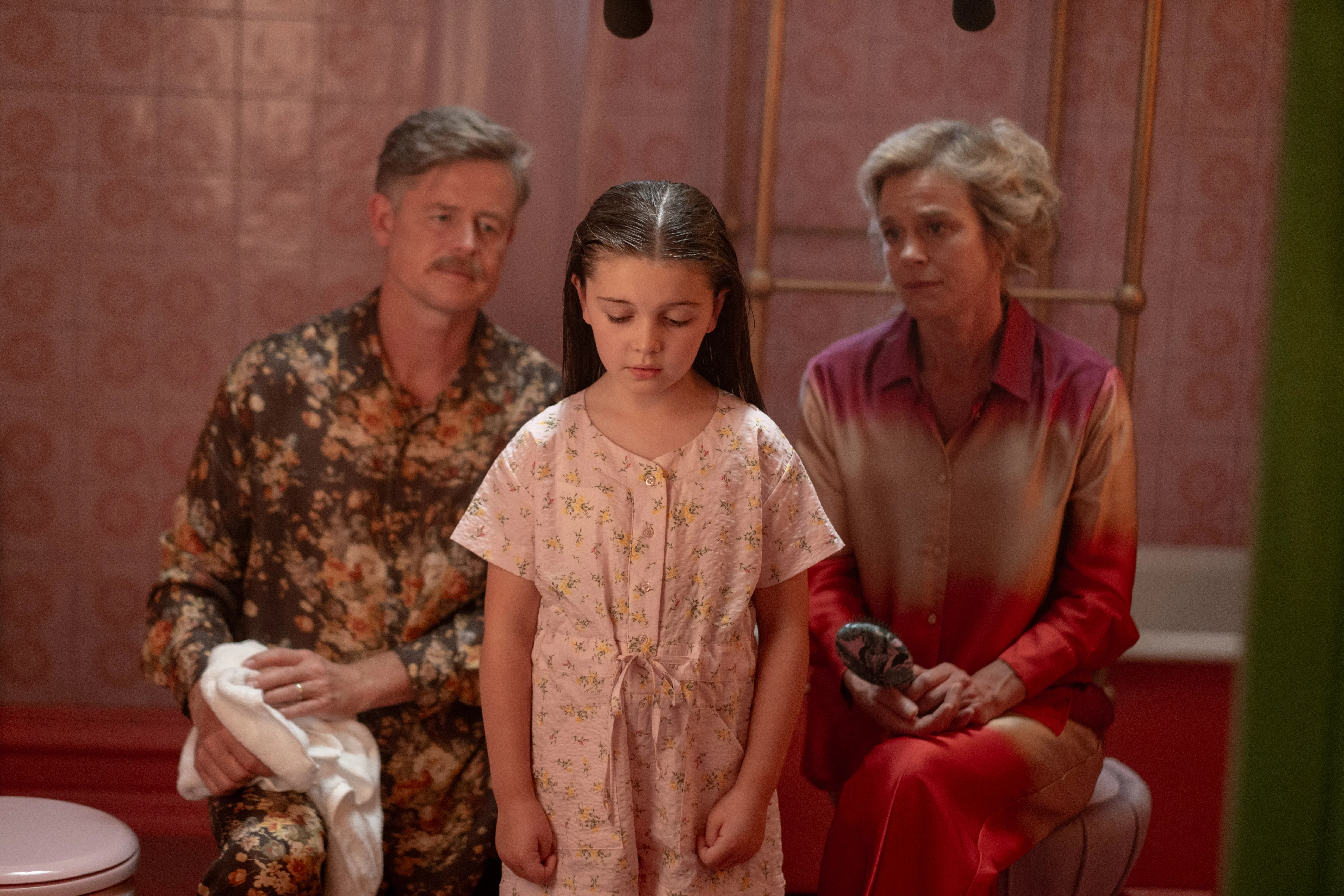 Anmeldelse af 'Dust Bunny' med Mads Mikkelsen
